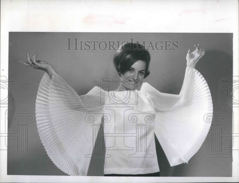 1967 Press Photo Blouse Model Accordion Pleated Sleeves - Historic Images
