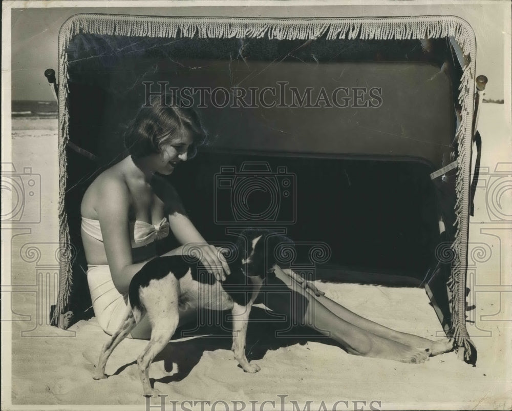 1949 Press Photo Sue Waymire - Historic Images