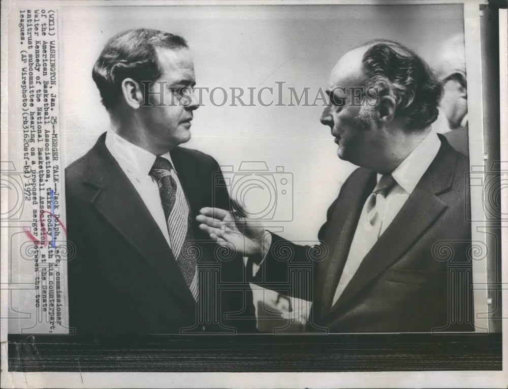 1972 Press Photo Basketball Commissioners Dolph and Kennedy Talk Merger - Historic Images
