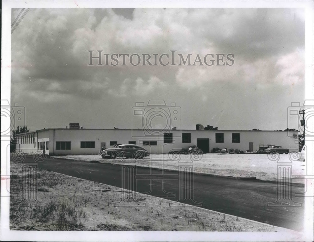 1955 Press Photo Guild Industries - RSH17571 - Historic Images