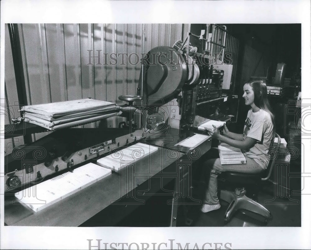 1984 Press Photo Debbie Hannah Harland Company Florida - RSH17623 - Historic Images