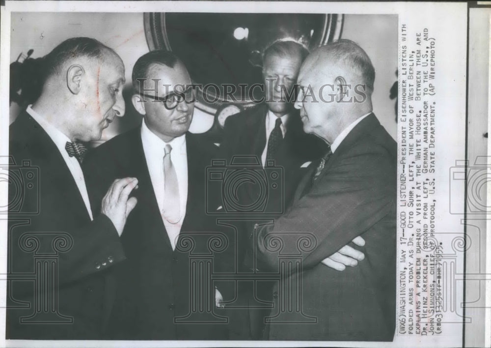 1955 Press Photo President Eisenhower Listens as West Berlin Mayor Speaks - Historic Images