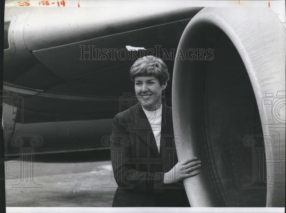 1975 Press Photo Emily Howell Frontier Pilot - RSH17721 - Historic Images