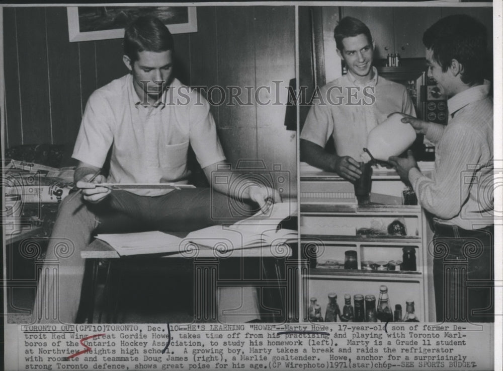 1971 Press Photo Marty Howe Doug James Students - Historic Images