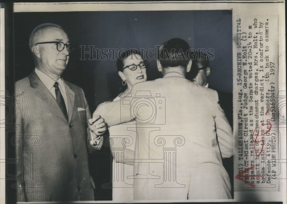 1957 Press Photo Judge George Holt Glenn Summers Mrs Holt - RSH17801 - Historic Images