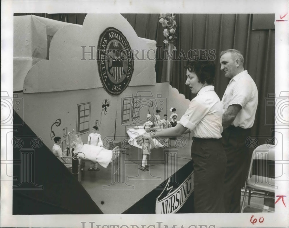 1962 Press Photo Mrs Kenneth French John C Carr - Historic Images