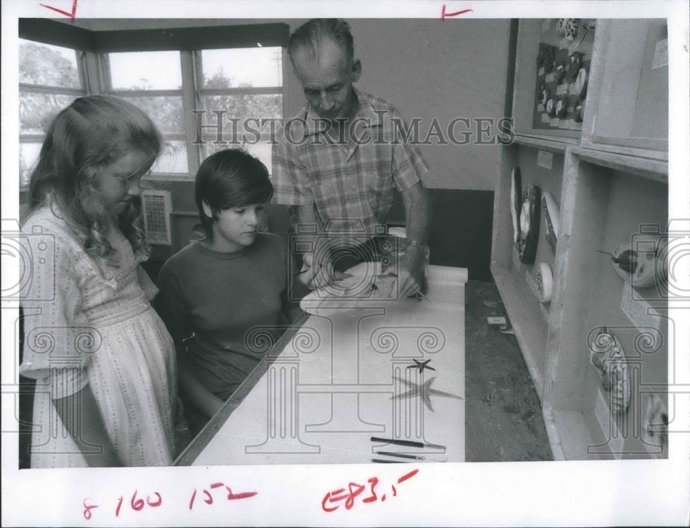 1971 Press Photo Fish Fossil at Hammock Institute of Learning - Historic Images