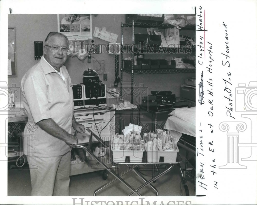 1989 Press Photo Clayton Horton, Hospital Worker - RSH17977 - Historic Images