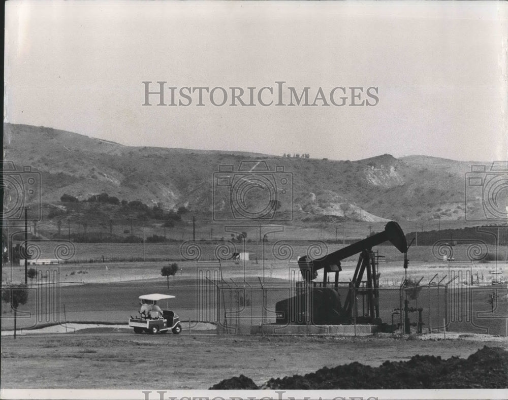 Press Photo Oil Drill on Beach - RSH18091 - Historic Images