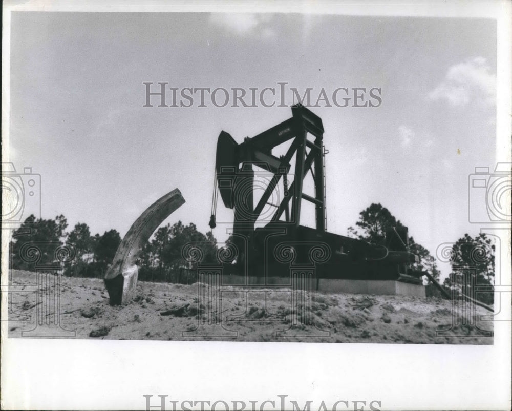 1959 Press Photo Oil Wells - Historic Images