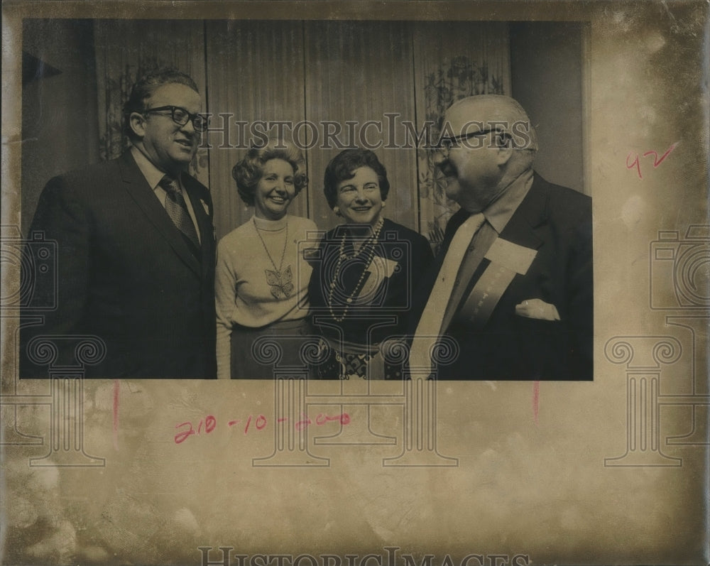 1973 Press Photo Mr &amp; Mrs Stiers, Mr &amp; Mrs Hahn of Oil City Association - Historic Images