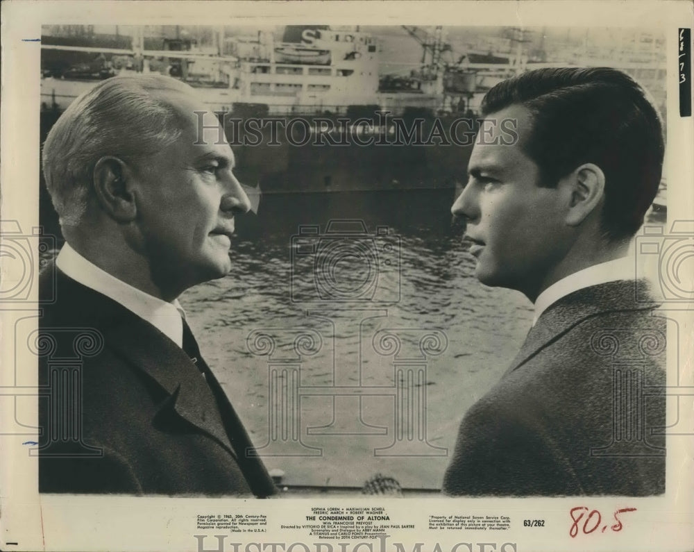 1963 Press Photo Actors Fredric March & Robert Wagner "The Condemned of Altona" - Historic Images