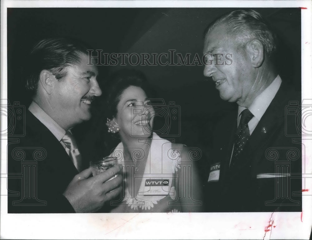 1970 Press Photo WTVT channel 13 executives at CBS preview party in Tampa - Historic Images