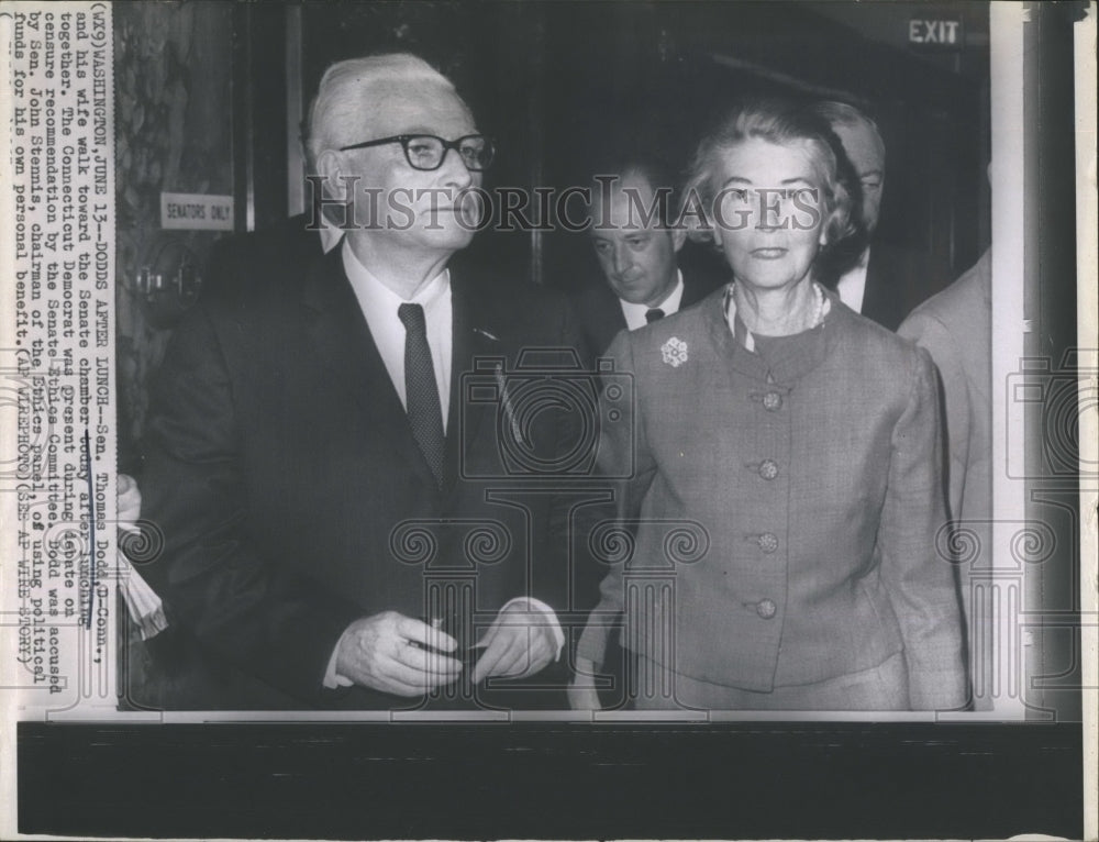 Press Photo Senator John Dodd and Wife Censure Recommendation By Senate Ethics - Historic Images