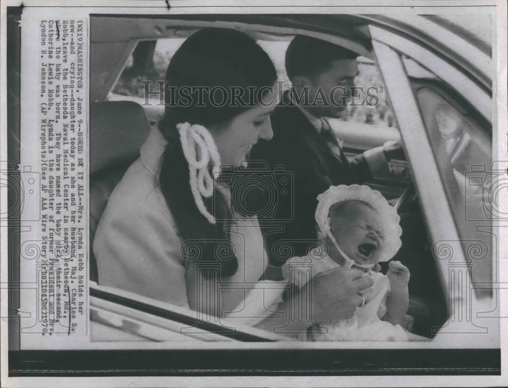 1970 Press Photo Pres. Johnson&#39;s Daughter, Lynda Robb, with Husband and Newborn - Historic Images