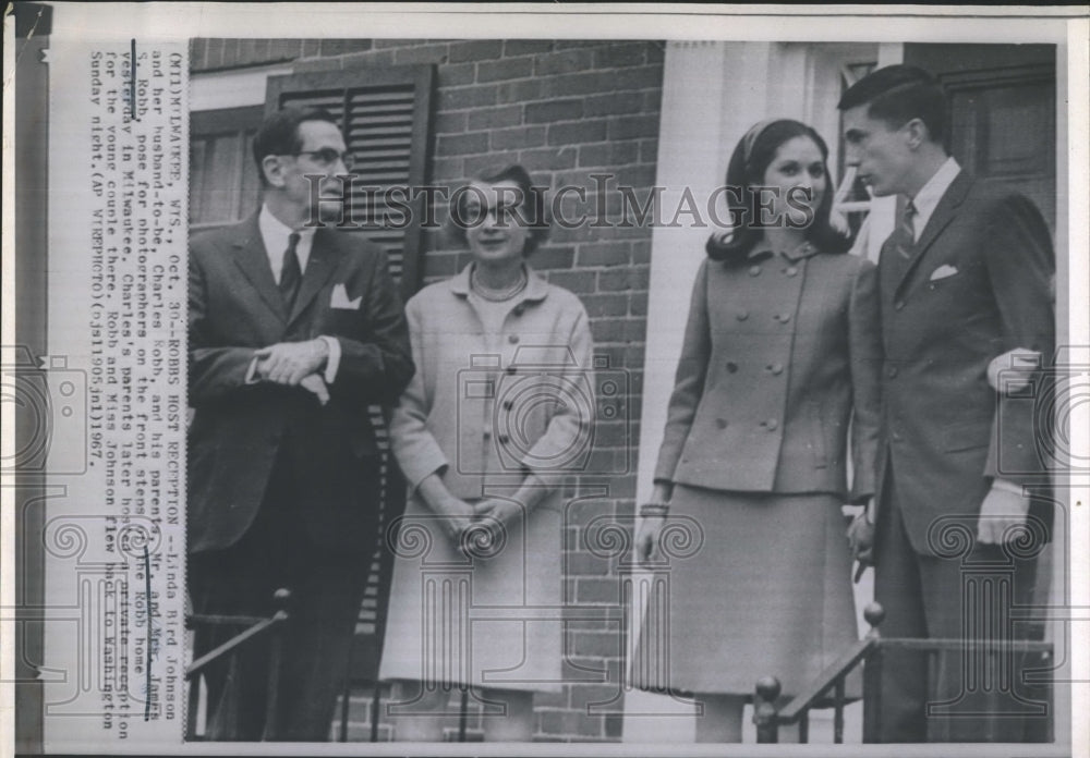 1967 Press Photo Mr. and Mrs. James Robb with Son and Linda Bird Johnson - Historic Images