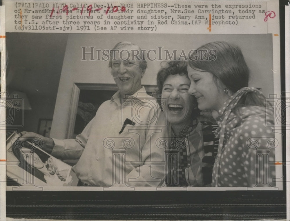 1971 Press Photo Mr. and Mrs. Gene Harbert, daughter, Sue Carrington - Historic Images