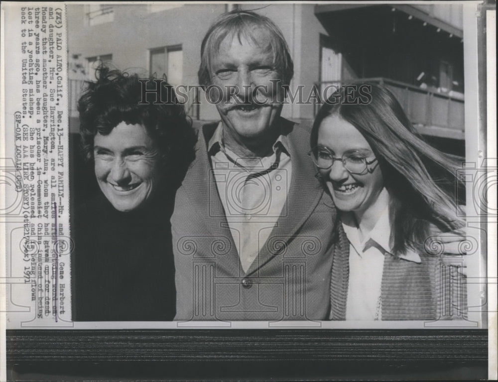 1971 Press Photo Mr. and Mrs. Gene Harbert, daughter mrs. Sue Carrington - Historic Images