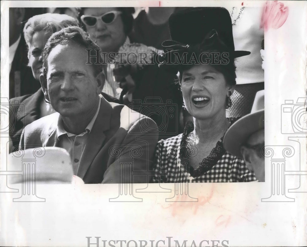 1964 Press Photo Mrs. Dee Wilkerson At University Of Florida Homecoming Event - Historic Images