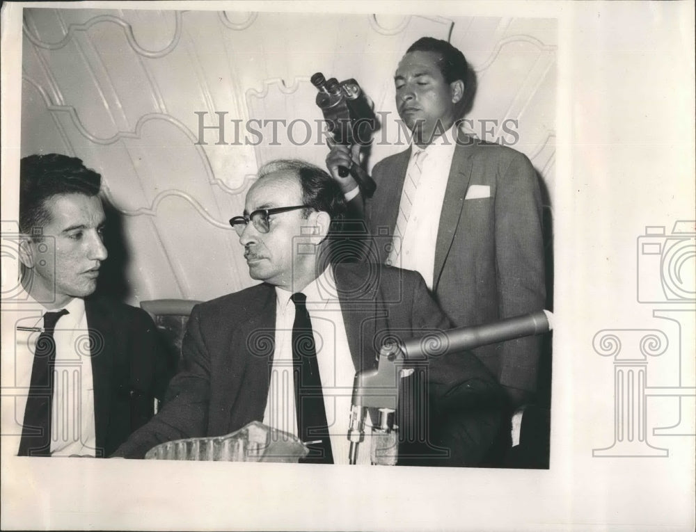 1959 Press Photo Raul Roa Garcia Cuban Foreign Minister At Press Conference - Historic Images