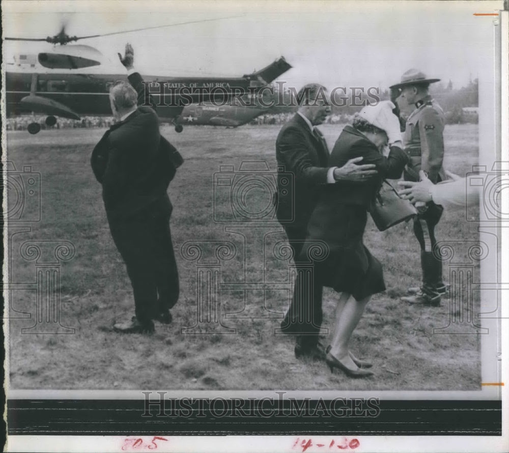 1966 Press Photo Pearsons Leave LBJ - RSH18669 - Historic Images