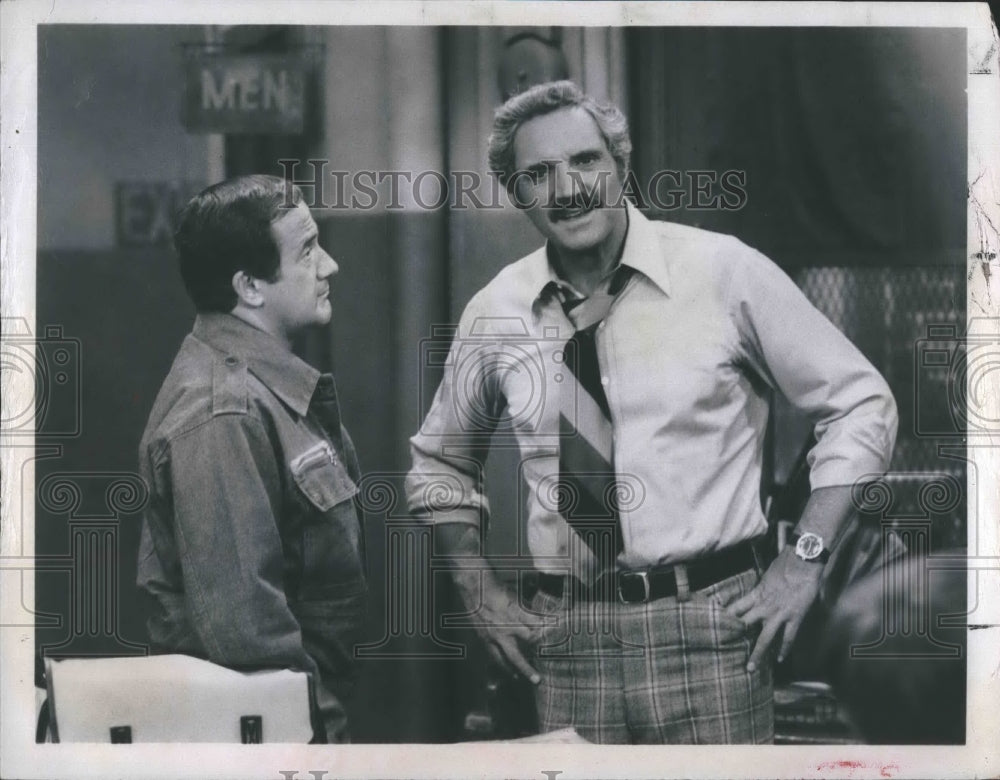 1980 Press Photo Ron Carey, Hal Linden In "Barney Miller" - Historic Images