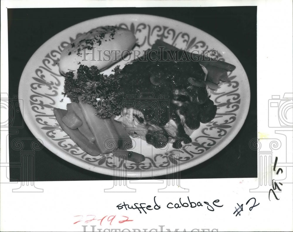 1979 Press Photo German Dish stuffed cabbage leaves. - Historic Images