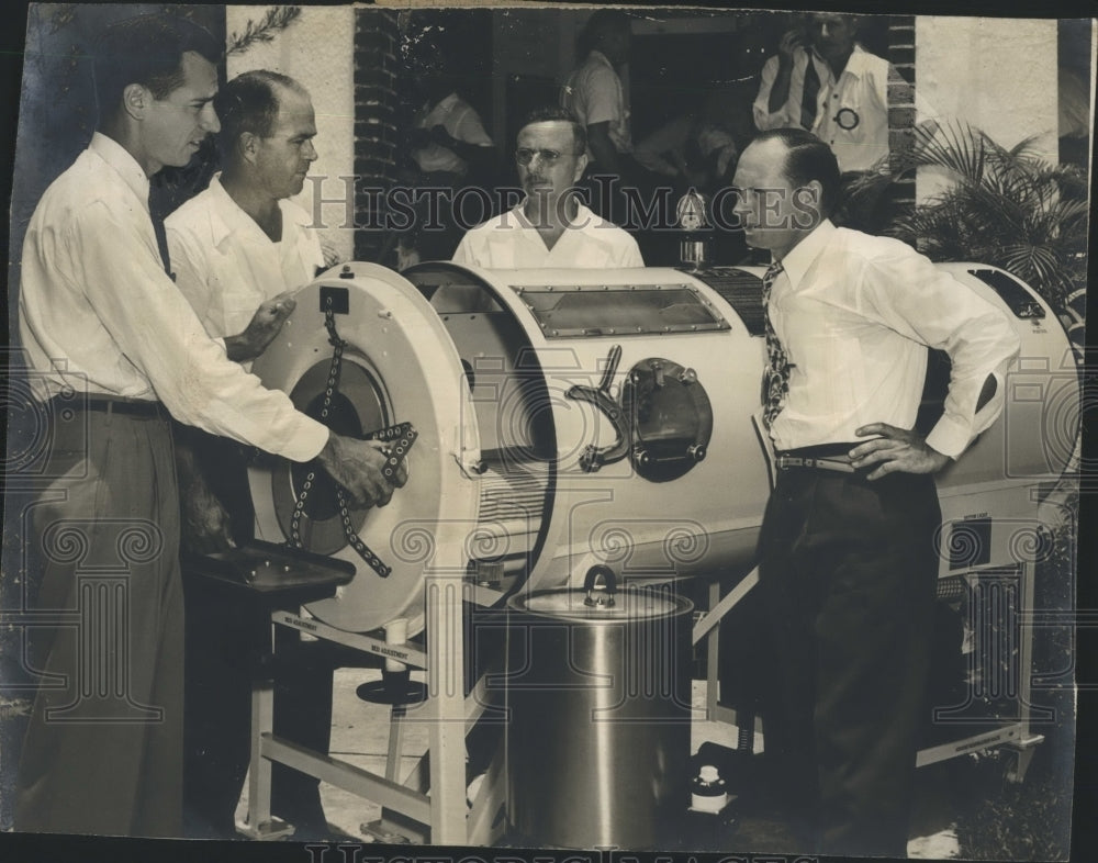 1977 Press Photo Doug Dawson Jr., Judge Bogne and Billy Waits - Historic Images