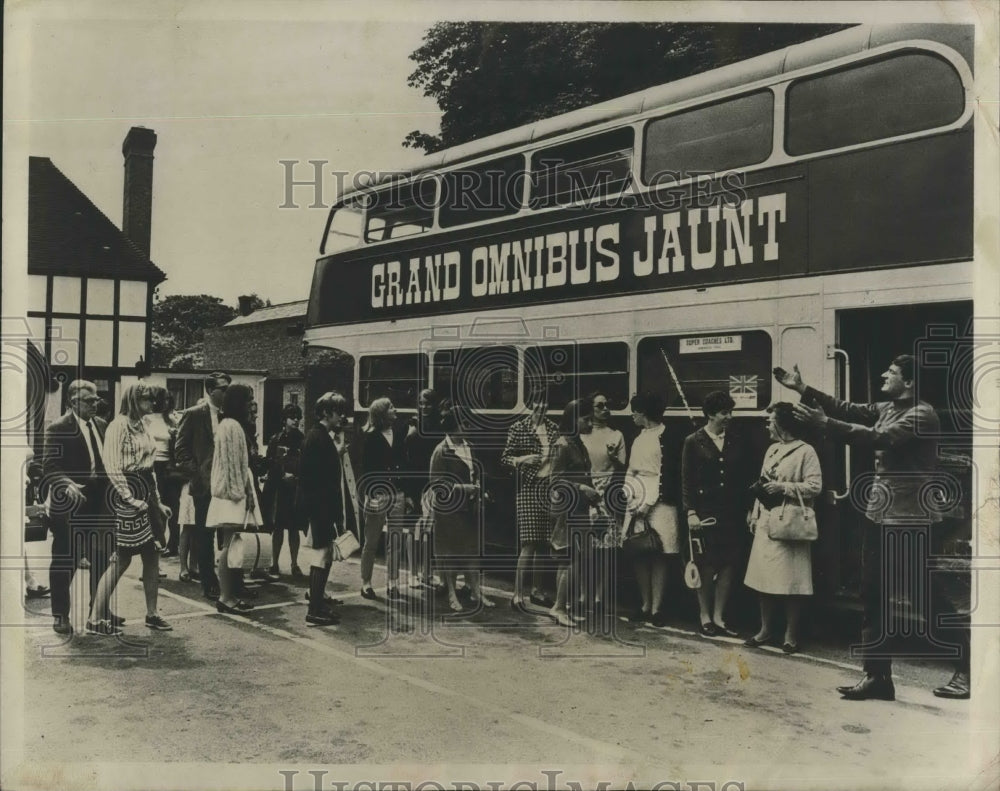 Press Photo England Omnibus Travel - Historic Images