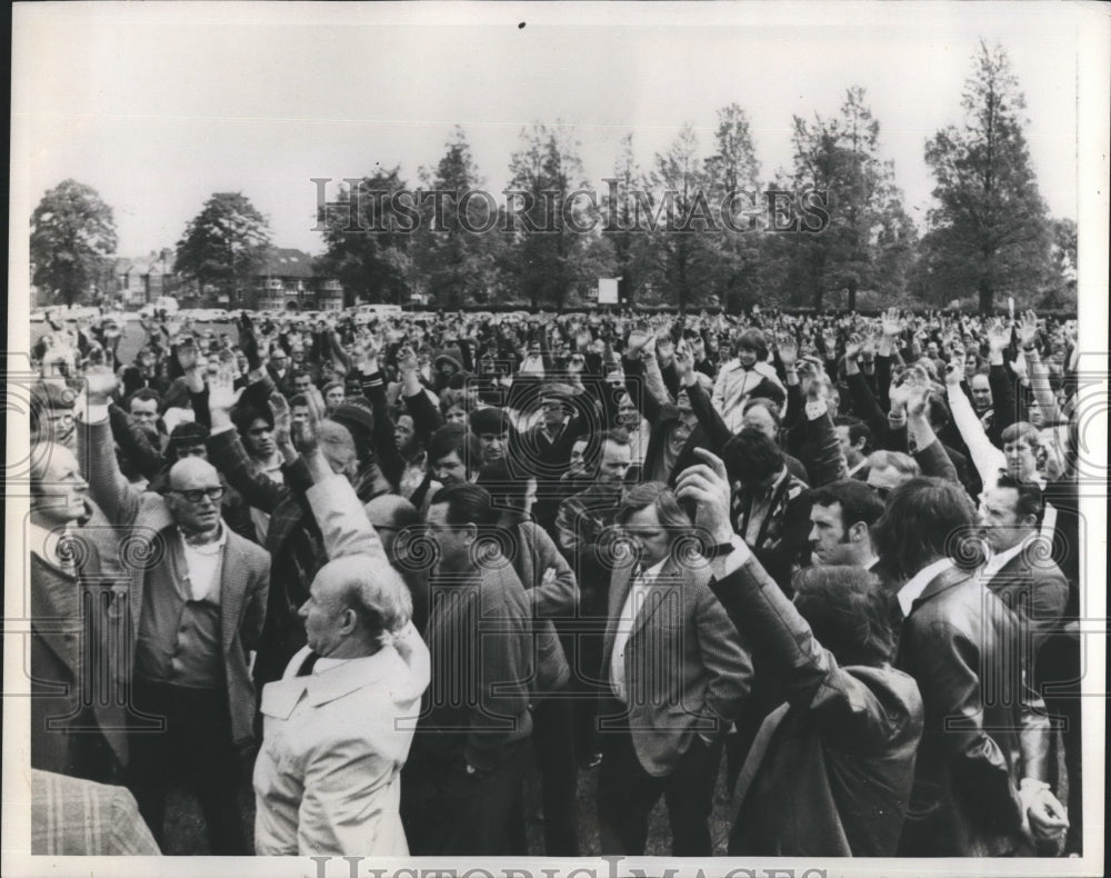 1976 Laborers Strike-Historic Images