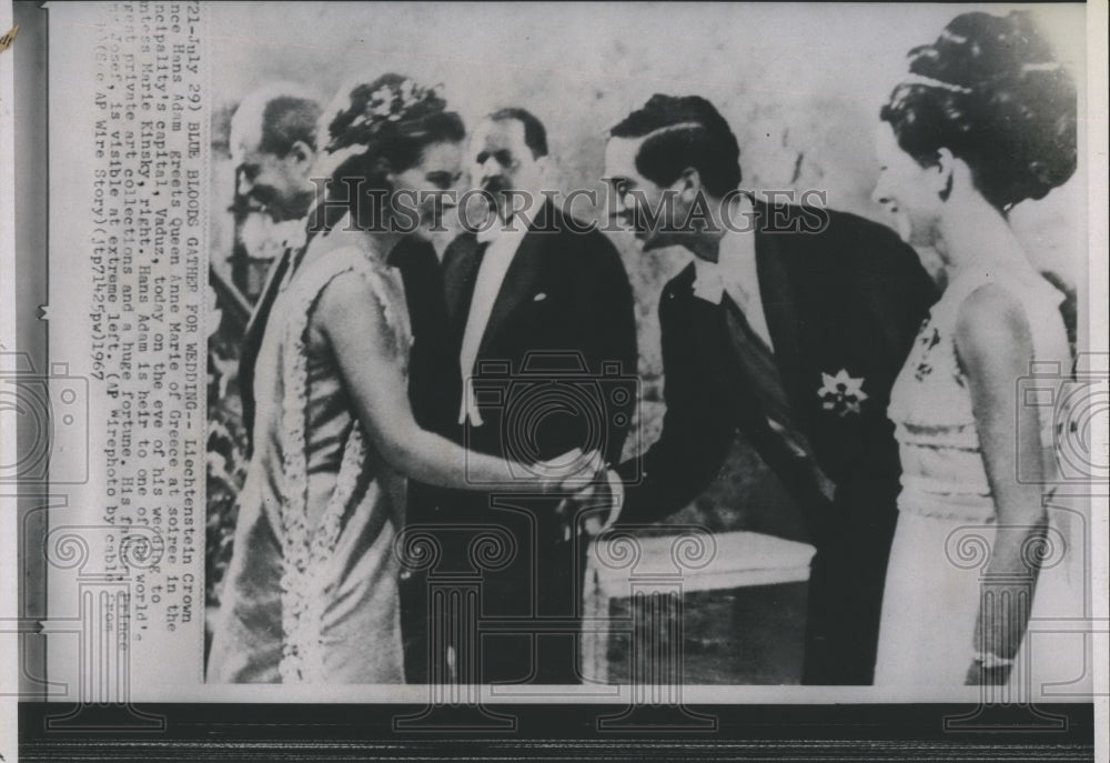 1967 Pres Photo Liechtenstein Prince Hans Adams greets Queen Ann Marie of Greece - Historic Images