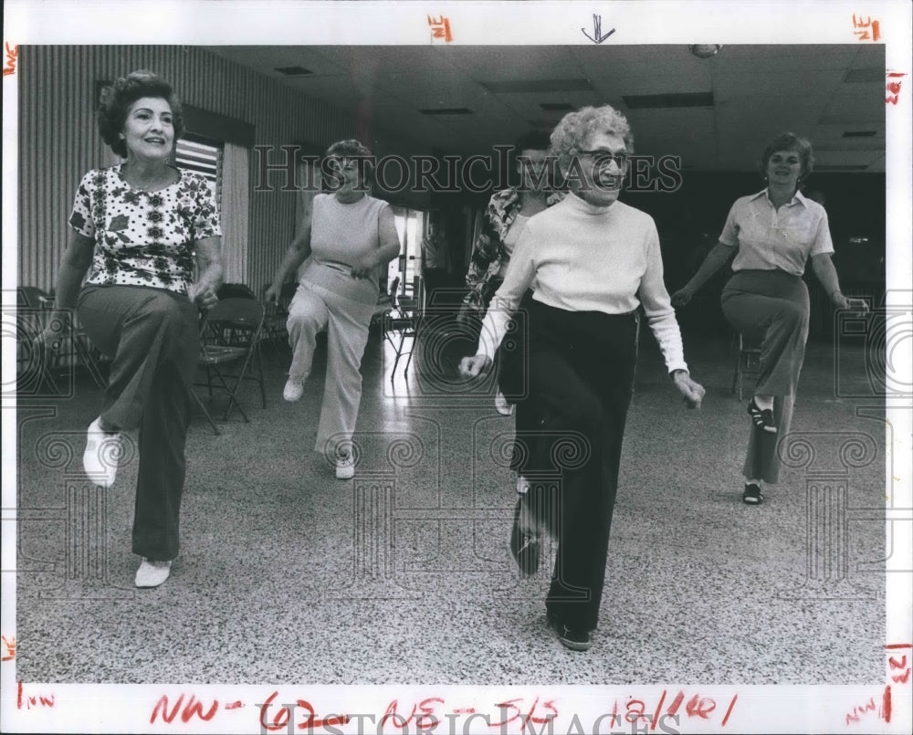 1983 Press Photo Stella Dixon Dancing for Exercise at 92 - RSH19487 - Historic Images