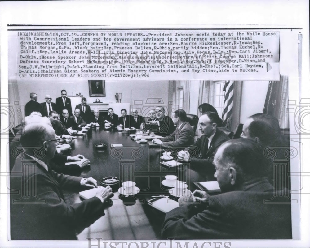 1964 Press Photo President Johnson with Republican and Democratic Advisors - Historic Images