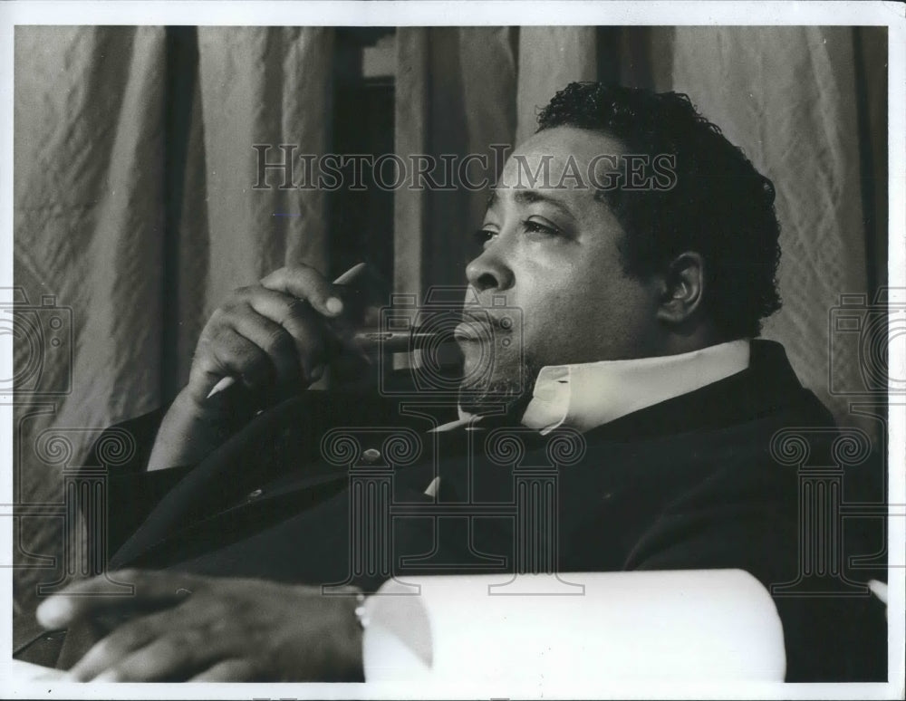 1968 Press Photo Author of "Losers Weepers" Harry Dolan - Historic Images