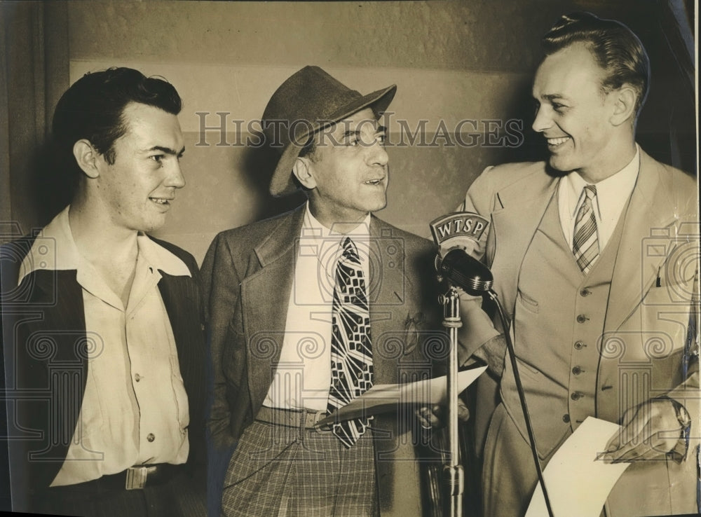1941 Press Photo A picture of Ted Lewis and Jack Sevift - Historic Images