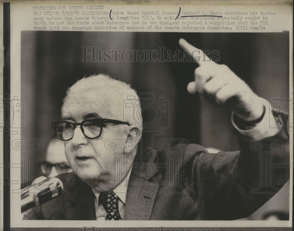 1973 Press Photo White House Special Counsel Richard A. Moore Testifies Before - Historic Images