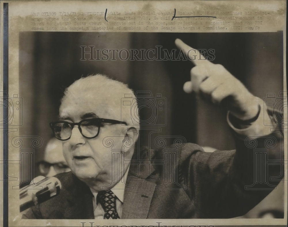 1973 Press Photo White House Special Counsel Richard A. Moore Testifies Before - Historic Images