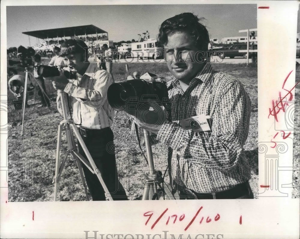 1971 Press Photo Photographers Lopez Huber - Historic Images