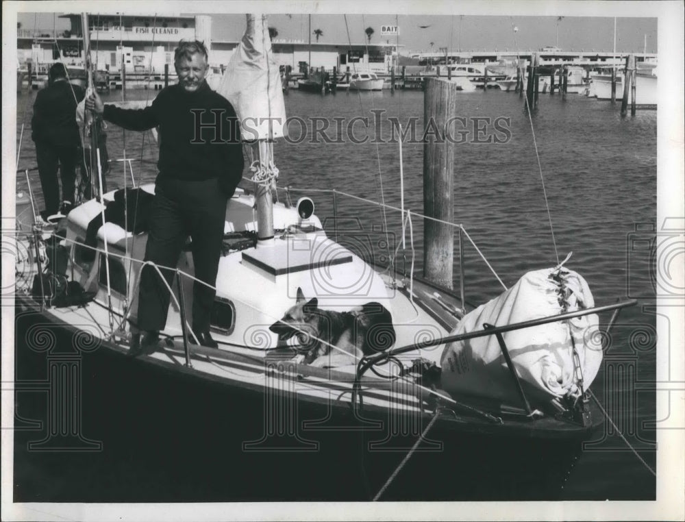 1967 Press Photo Robert Manry - Historic Images