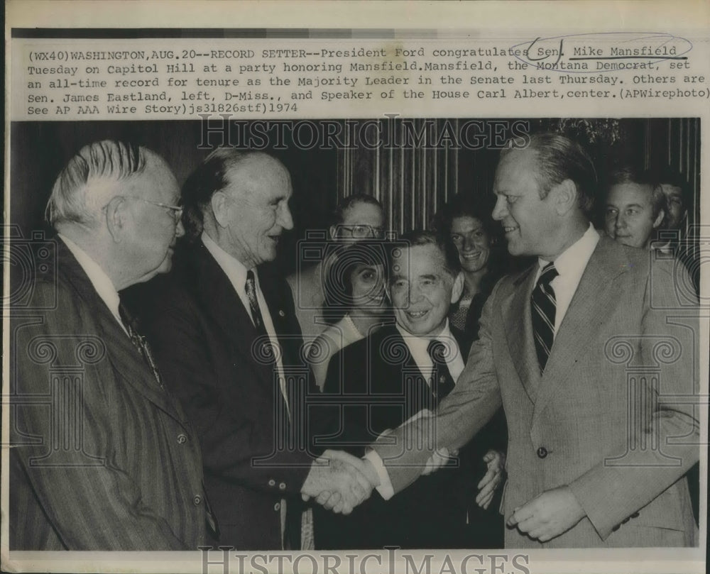 1974 Press Photo President Gerald Ford congratulates Mike Mansfield&#39;s tenure - Historic Images