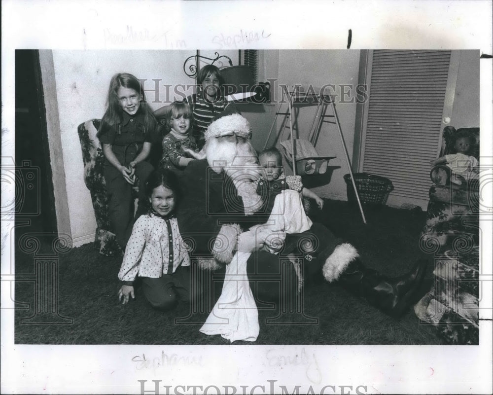 1982 Press Photo Gary Manning and his children Heather, Tim, Stephen, Stephanie - Historic Images