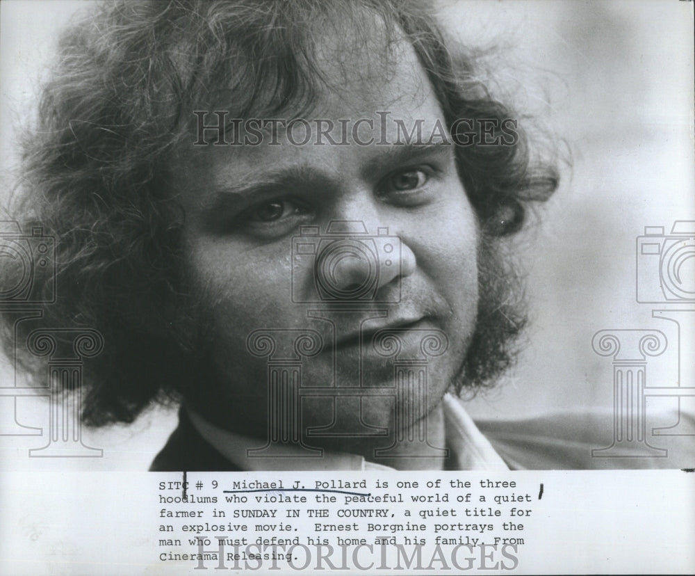 1974 Press Photo Michael J. Pollard in &quot;Sunday in the Country&quot; - Historic Images