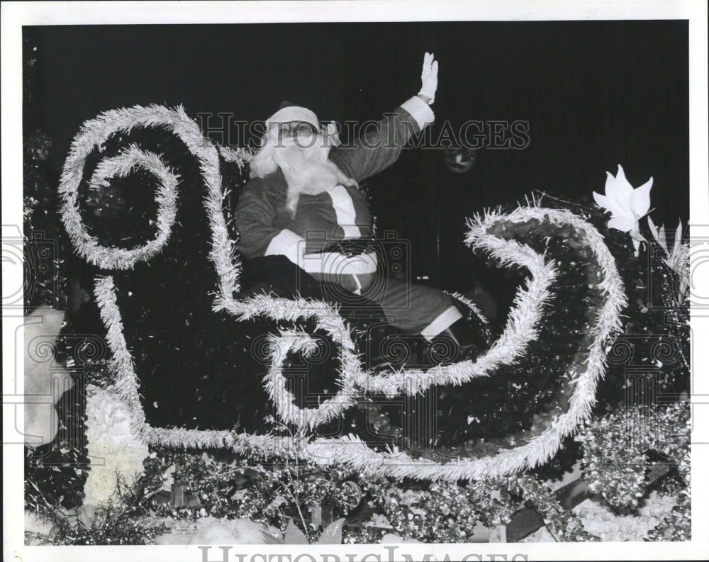 1982 Press Photo Christmas Parade in St Petersburg FL - RSH20935 - Historic Images
