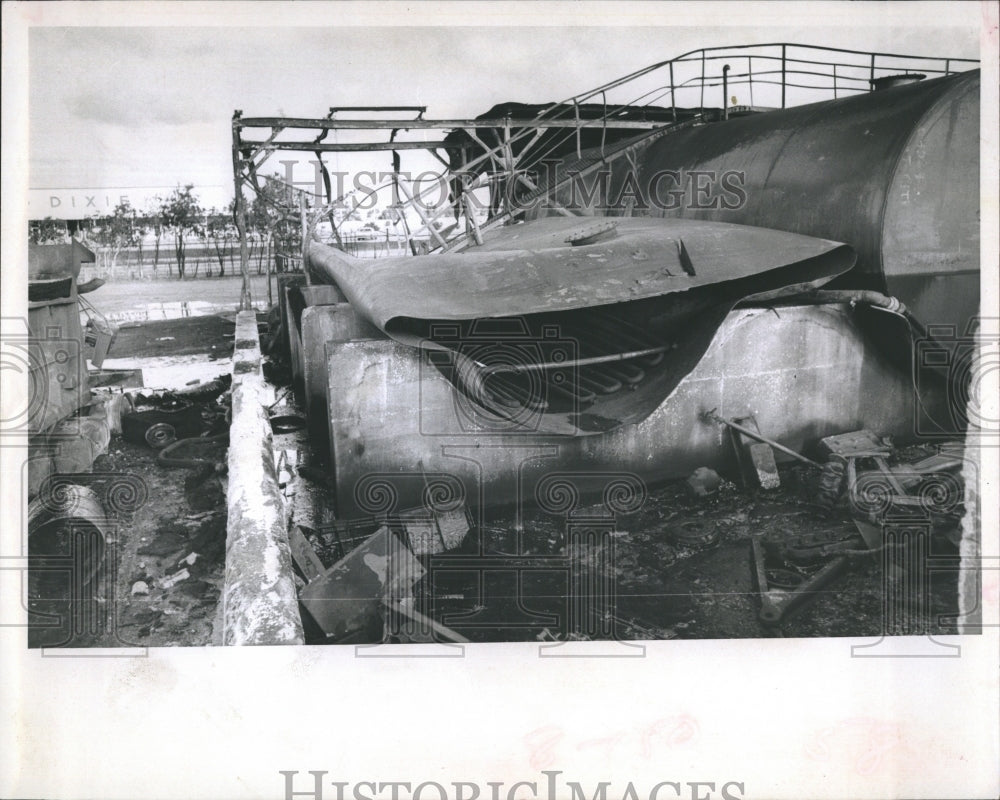 1967 Press Photo Construction Company Fire Aftermath Damage Fuel Tanks Collapse - Historic Images