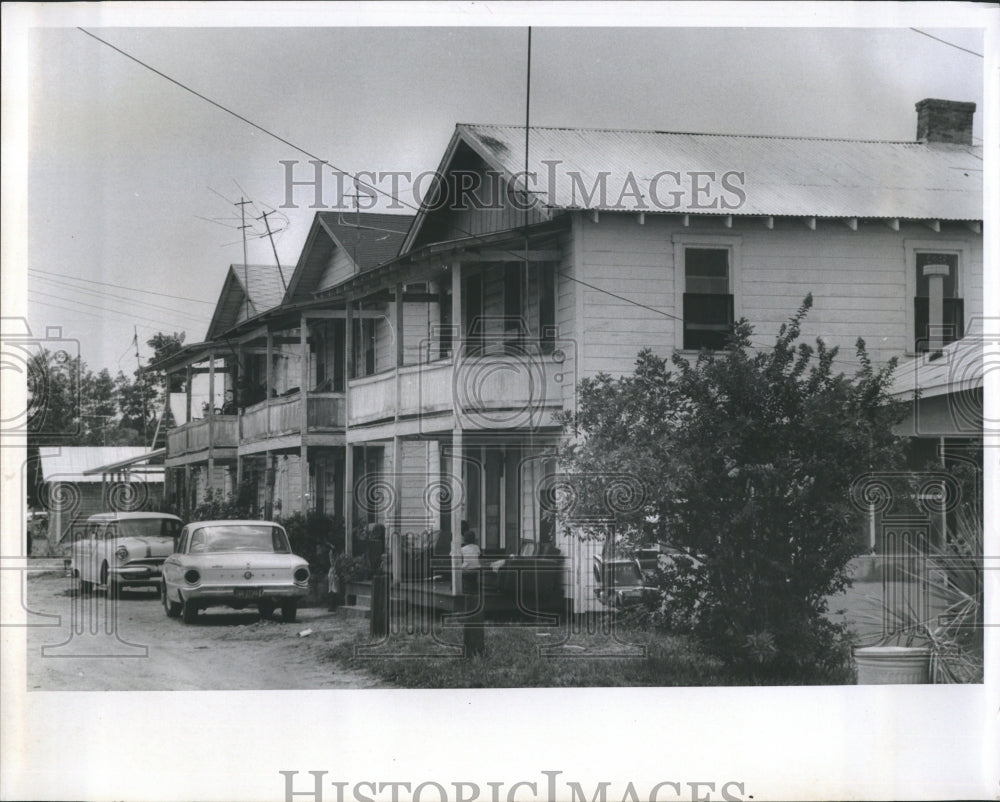 1967 Press Photo Slum Housing Ghetto Clearwater Florida Poverty Neighborhood - Historic Images