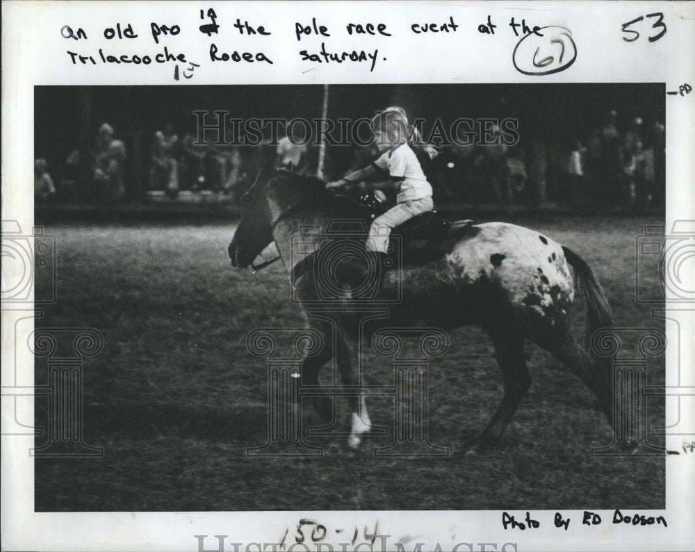 1979 Press Photo Little Girl Pole Racing Trilacoochee Rodeo Pony Horseback - Historic Images