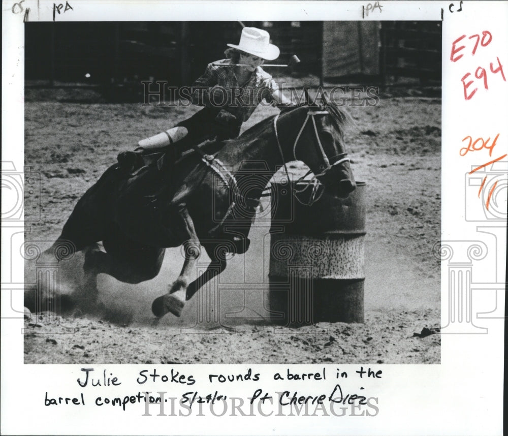 1981 Press Photo Pasco County Cattlemen&#39;s Association Barrel Competition Rodeo - Historic Images