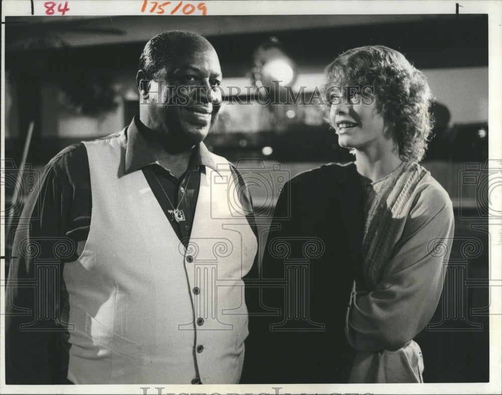 1985 Press Photo Comedian George Kirby &amp; Actress Susan Day &quot;Sunset Limousine&quot; - Historic Images