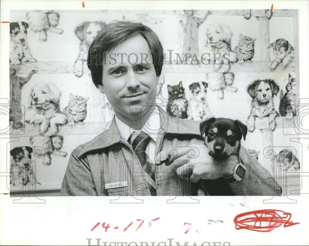 1982 Press Photo Dr. James Hicks - Historic Images