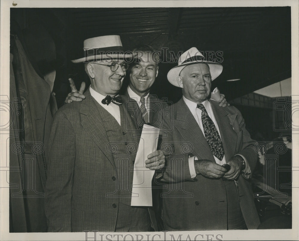 1946 Press Photo A picture of Leo Mc Donell,Burl Hitman ,SlanBaungartner - Historic Images